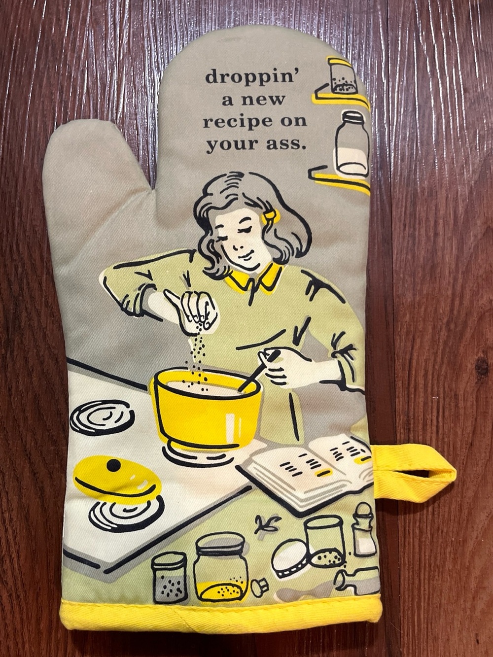 Blue Q Yellow & Cream Graphic Oven Mitt with Humorous Recipe Quote